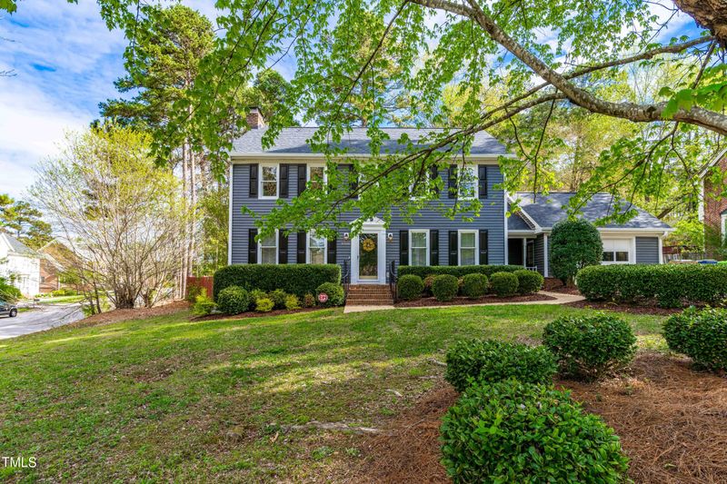 6208 Gainsborough Dr, Raleigh, NC 27612