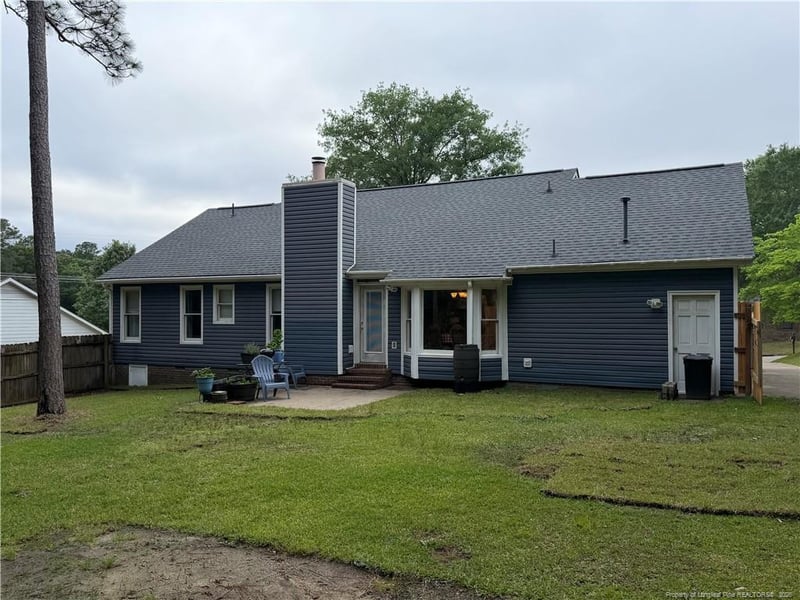 6208 Lakeway Dr, Fayetteville, NC 28306