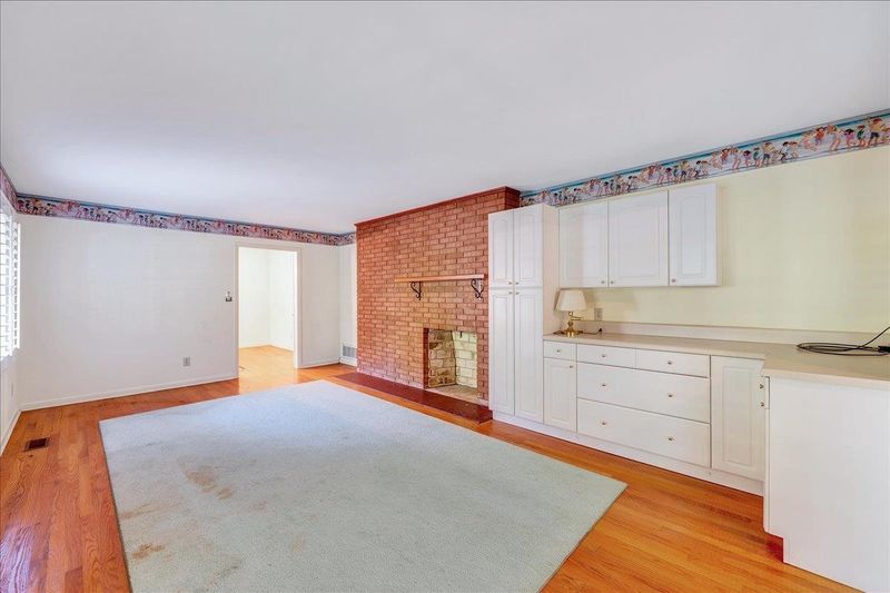 6209 Arrington Rd, Raleigh, NC 27607