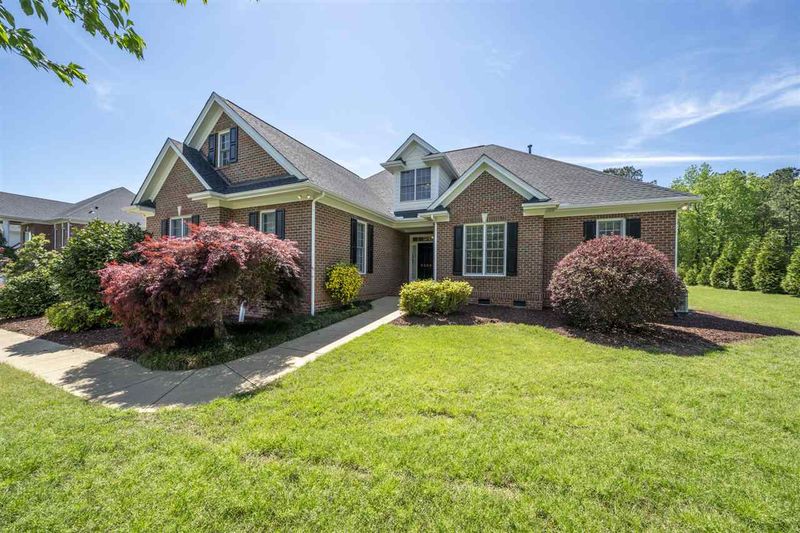 6209 Heatherstone Dr, Raleigh, NC 27606