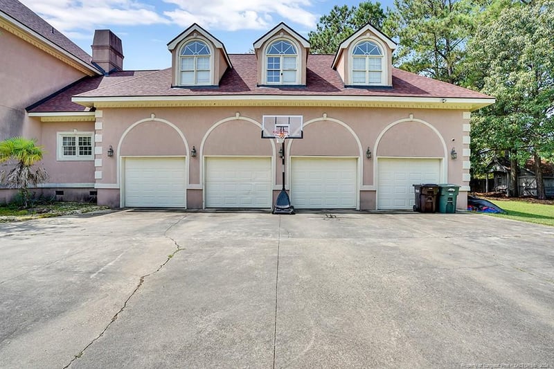 6209 Whitehall Dr, Fayetteville, NC 28303