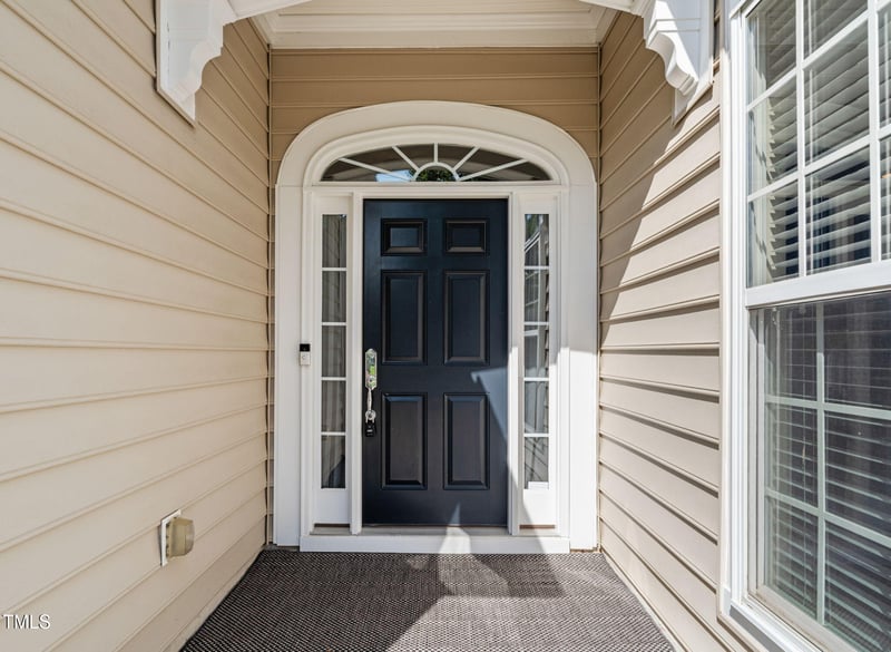 621 Aylestone Dr, Cary, NC 27519