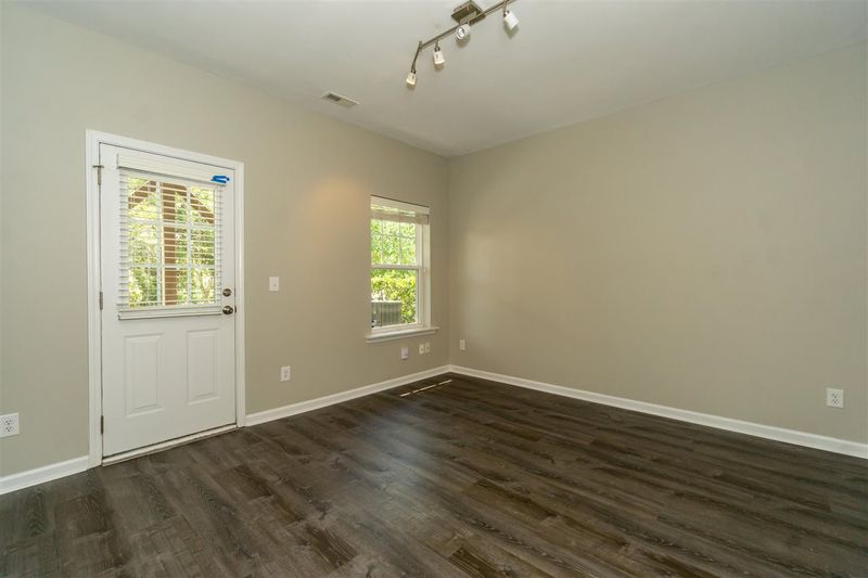 621 Carlton Commons Ln, Cary, NC 27519