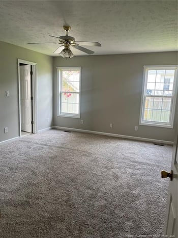 621 Connaly Dr, Hope Mills, NC 28348