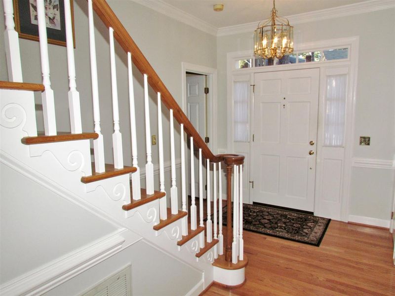 621 Crabberry Ln, Raleigh, NC 27609