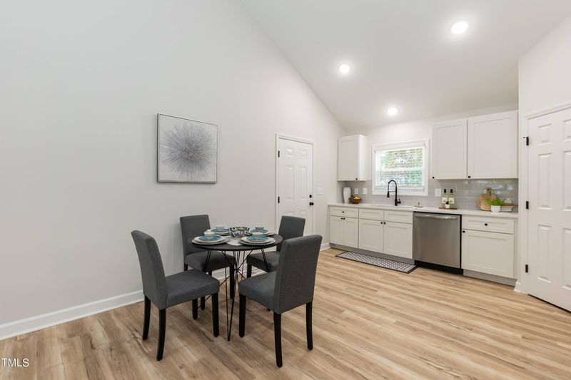 621 Dailey St, Burlington, NC 27217