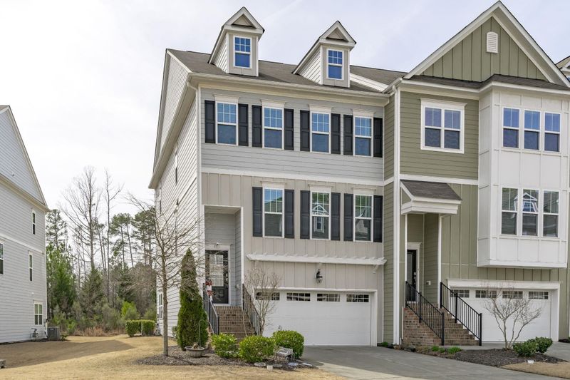 621 Edgewater Ridge Ct, Apex, NC 27523