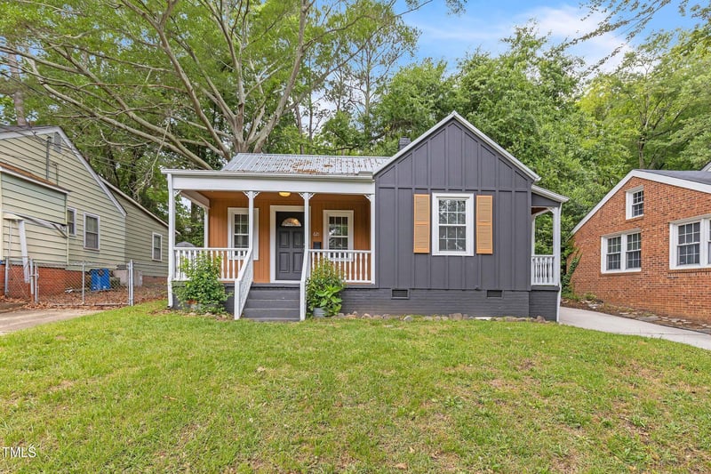 621 Greenland Dr, Fayetteville, NC 28305