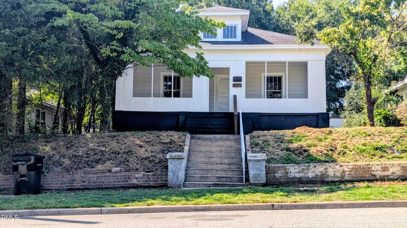 621 Harris St, Burlington, NC 27217