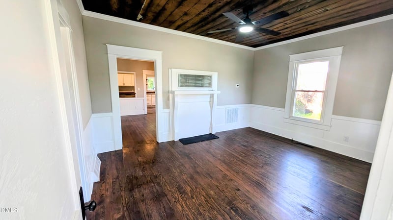 621 Harris St, Burlington, NC 27217