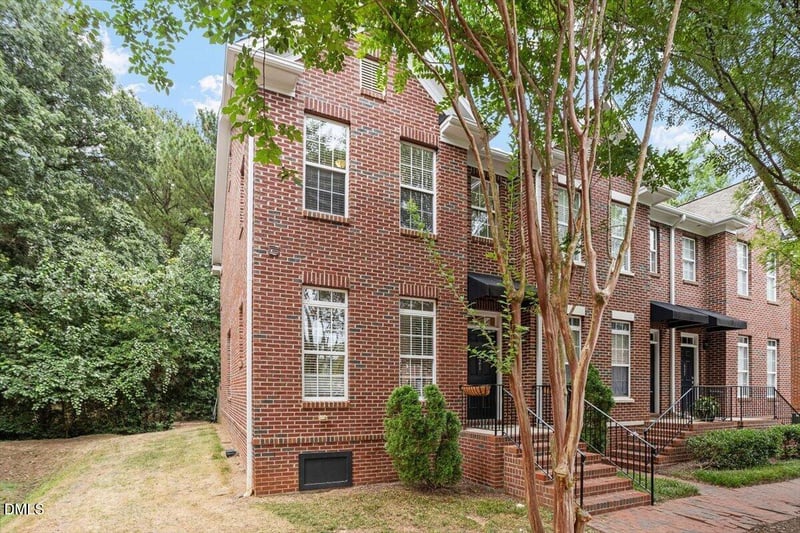621 Highpark Ln, Raleigh, NC 27608
