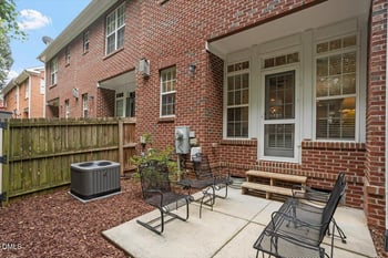 621 Highpark Ln, Raleigh, NC 27608