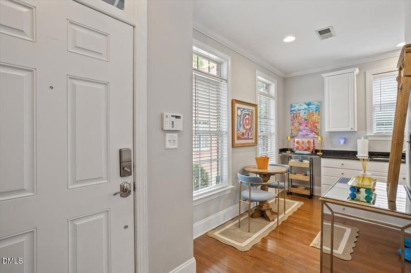 621 Highpark Ln, Raleigh, NC 27608