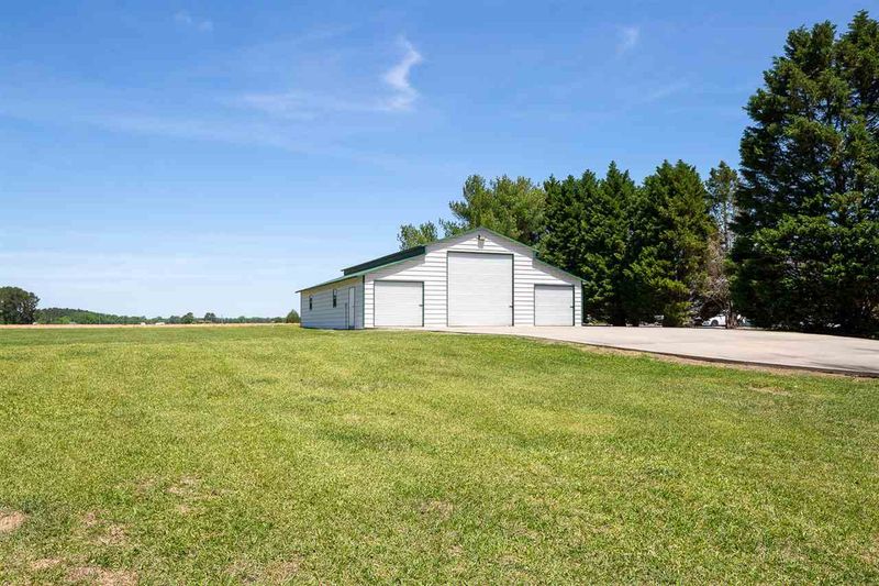 621 Miller Rd, Benson, NC 27504