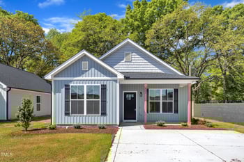 621 Ray St, Selma, NC 27576