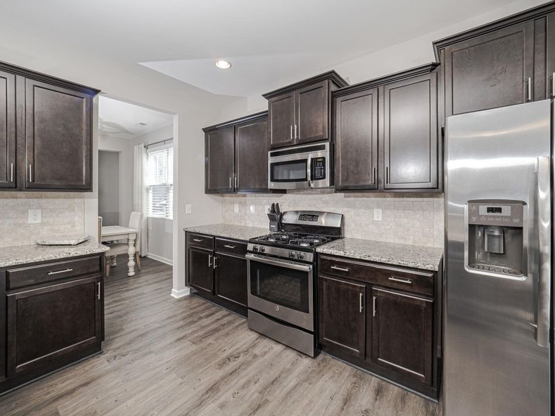 621 Stapleford Ln, Fuquay Varina, NC 27526