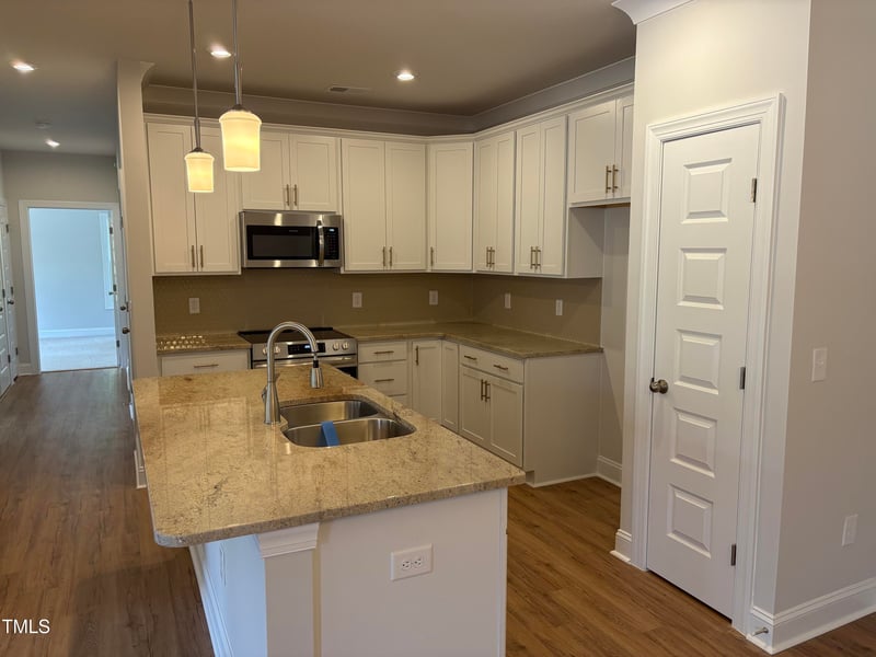 621 Weather Ridge Ln #33, Cary, NC 27513