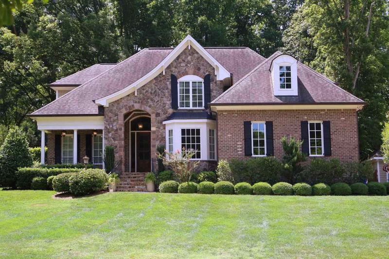 621 Wimbleton Dr, Raleigh, NC 27609