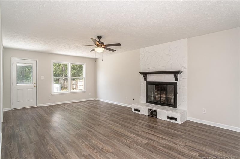 6211 Milford Rd, Fayetteville, NC 28303