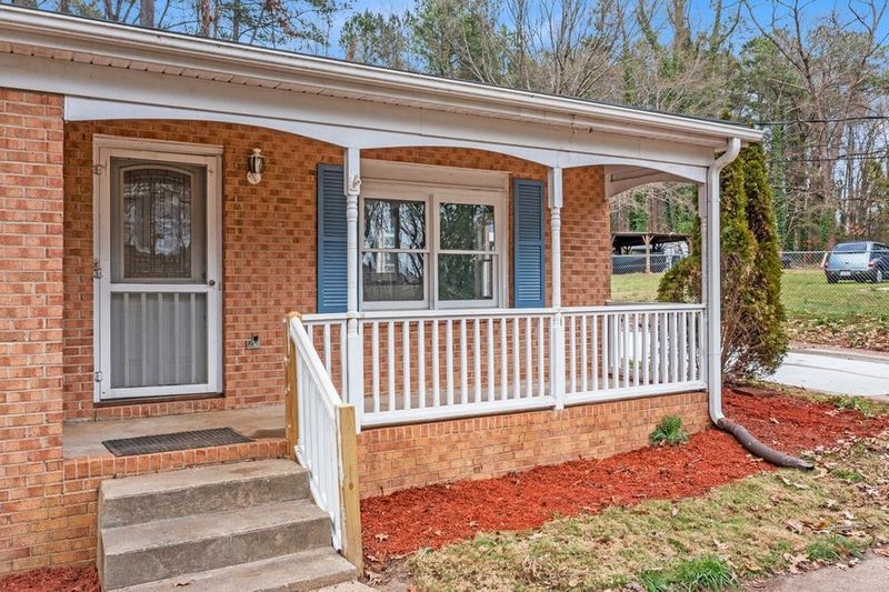 6212 Garrett Rd, Raleigh, NC 27606