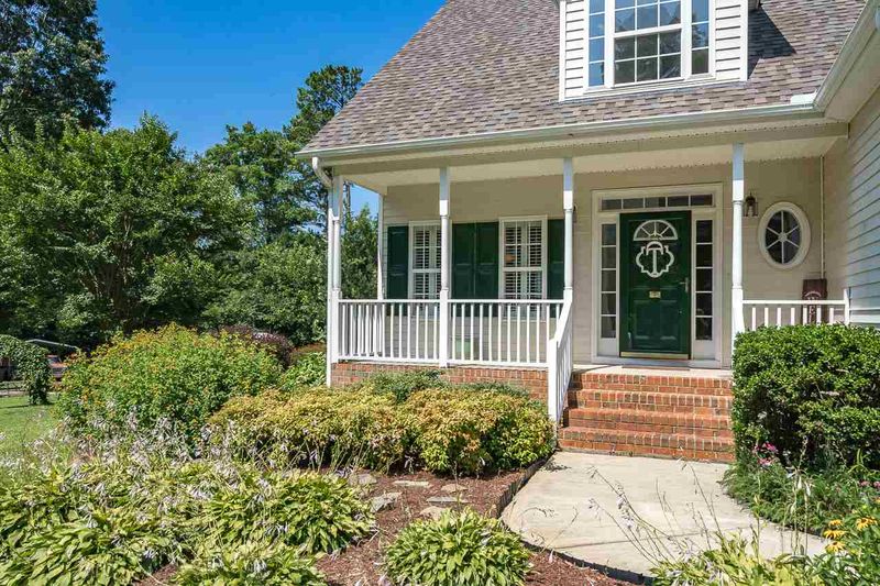 6212 Krandon Dr, Raleigh, NC 27603