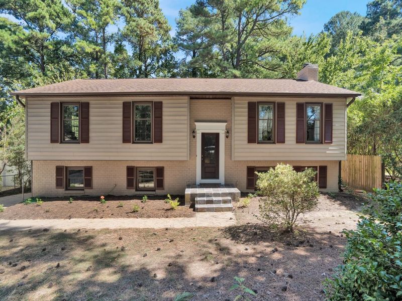 6212 Lewisand Cir, Raleigh, NC 27615