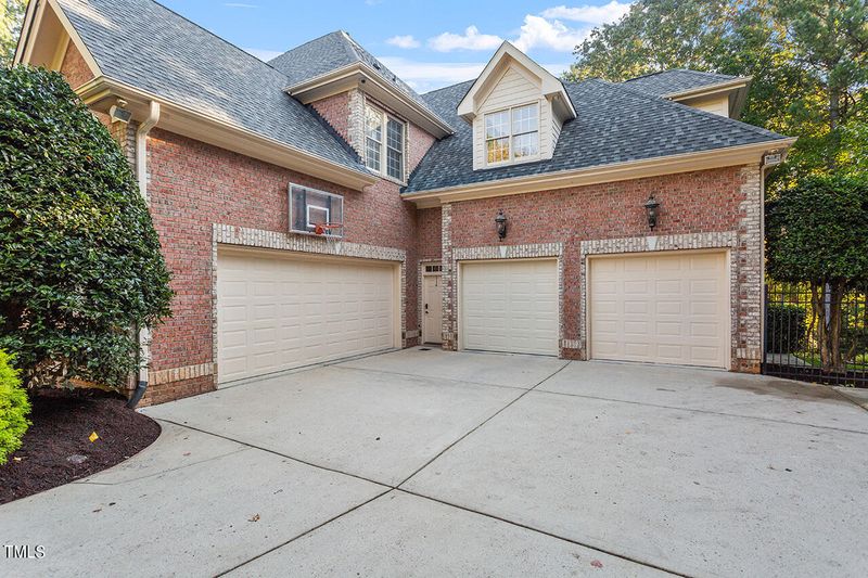 6213 Carlyle Dr, Raleigh, NC 27614