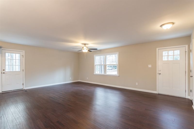 6213 Garrett Rd, Raleigh, NC 27606