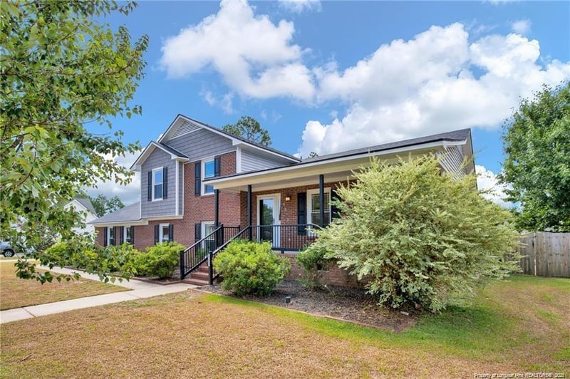 6213 Streeter Dr, Hope Mills, NC 28348