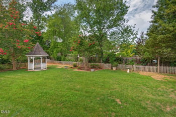 6215 Iris Dr, Raleigh, NC 27612