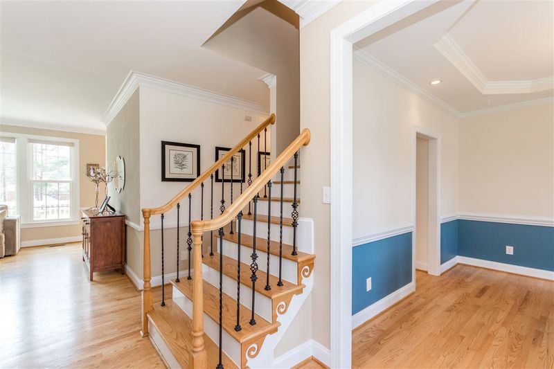6217 Heatherstone Dr, Raleigh, NC 27606