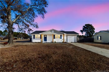 6218 Thornwood Dr, Hope Mills, NC 28348