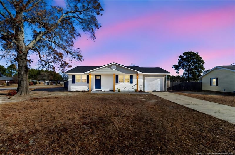 6218 Thornwood Dr, Hope Mills, NC 28348