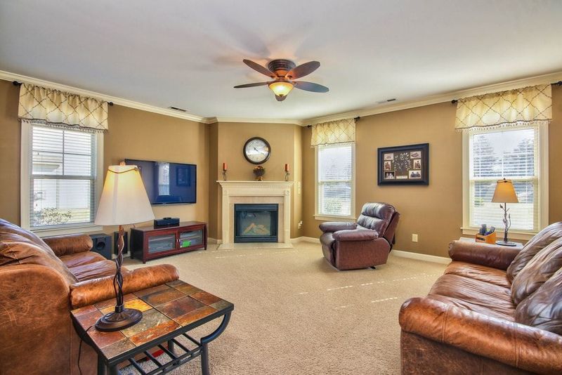 622 Adams Point Dr, Garner, NC 27529