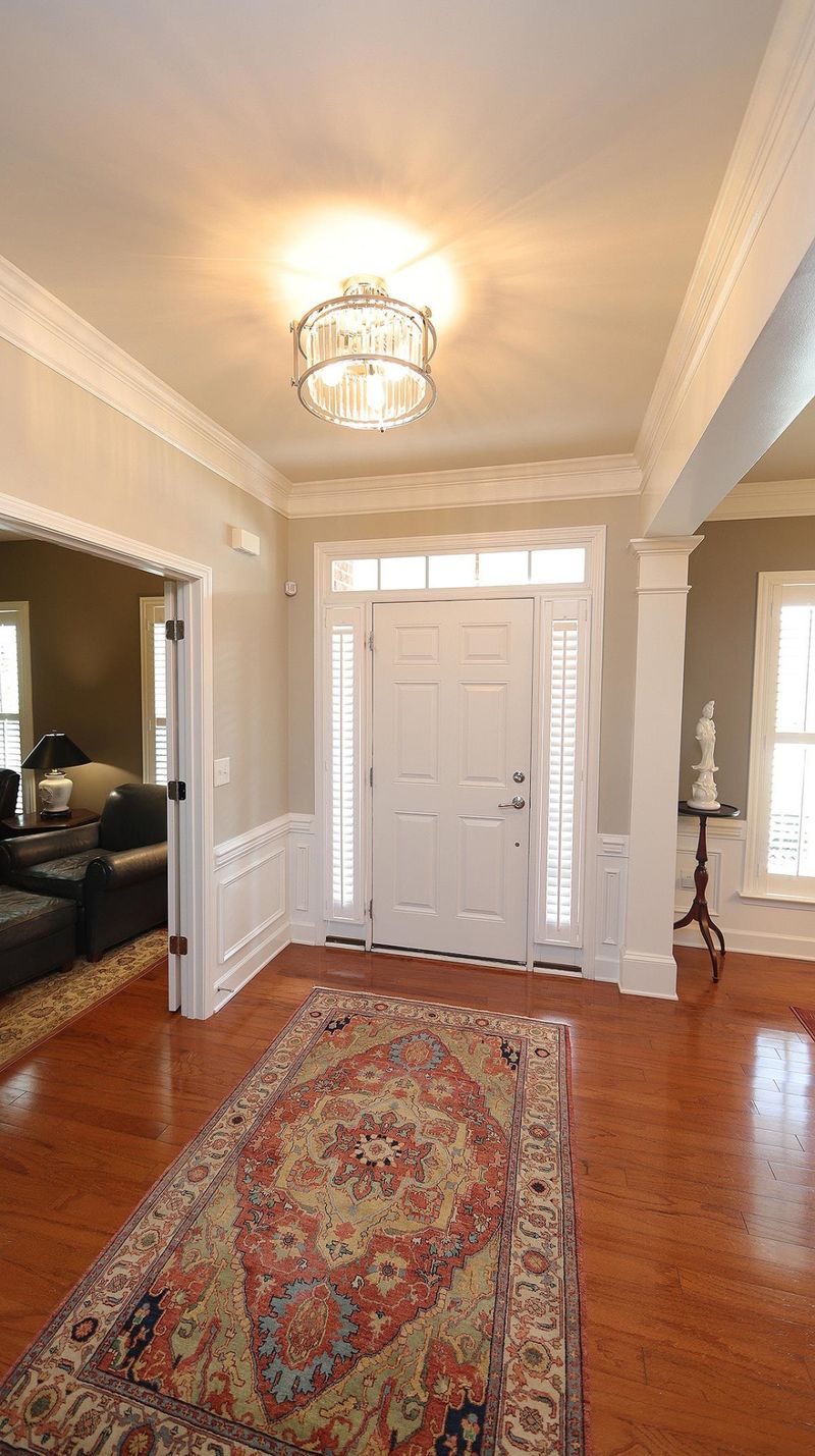 622 Aylestone Dr, Cary, NC 27519
