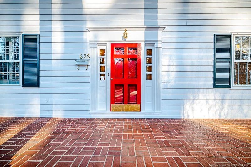 622 Chisholm St, Sanford, NC 27330
