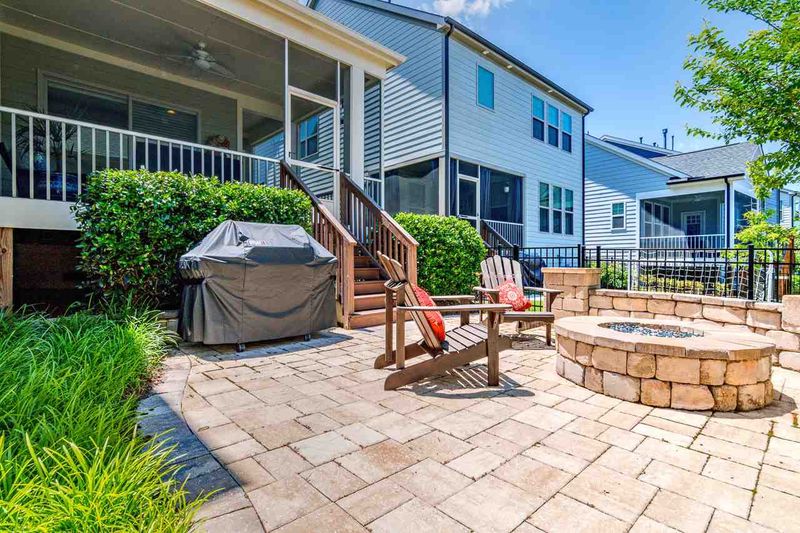 622 Mountain Pine Dr, Cary, NC 27519