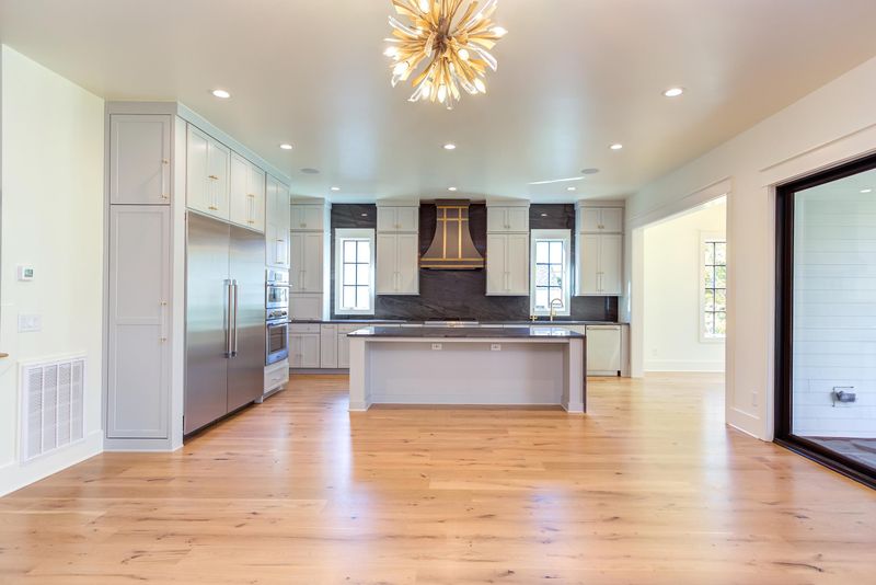 622 Shelley Rd, Raleigh, NC 27609