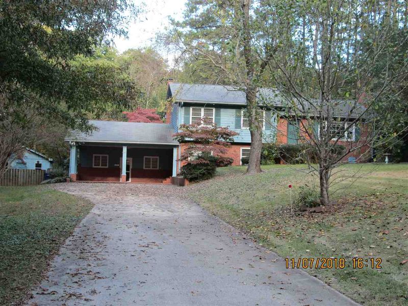622 N Steele St, Sanford, NC 27330