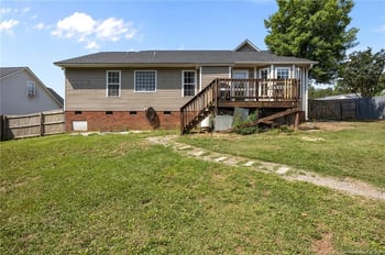 622 Sunpointe Dr, Hope Mills, NC 28348
