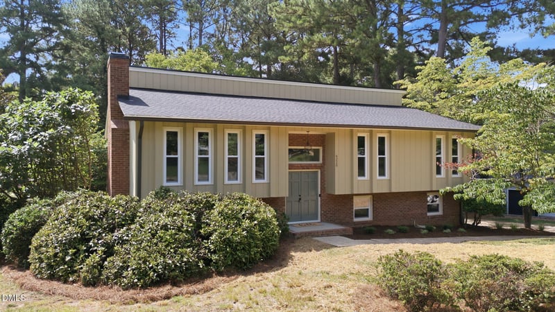 6220 Bramblewood Dr, Raleigh, NC 27612
