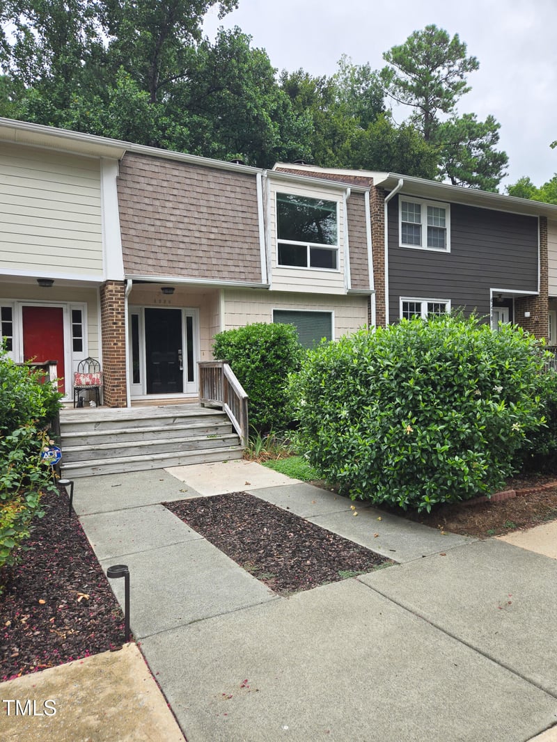 6220 Dixon Dr, Raleigh, NC 27609