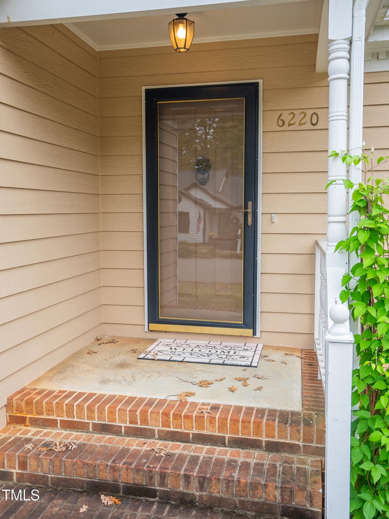 6220 Sweden Dr, Raleigh, NC 27612