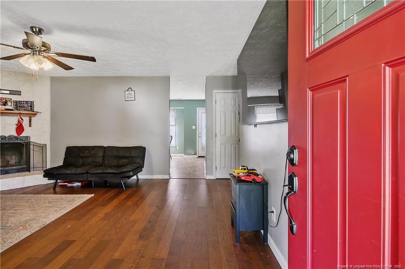 6221 Hedingham Dr, Hope Mills, NC 28348