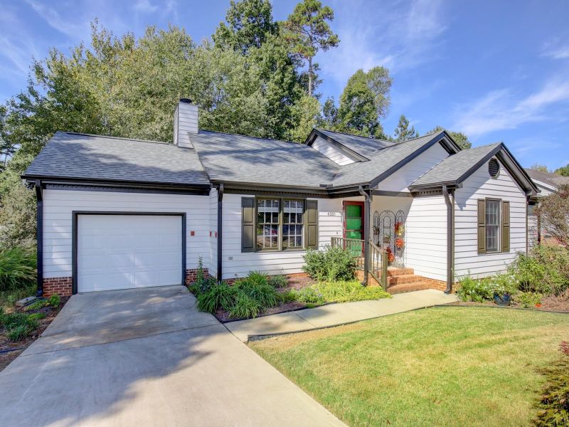 6221 Sweden Dr, Raleigh, NC 27612