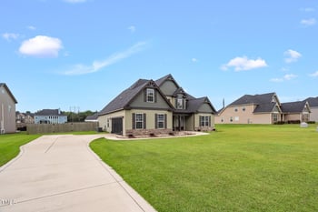 6227 Shannon Woods Way, Hope Mills, NC 28348