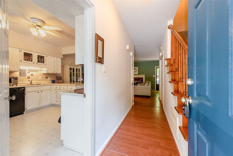 6227 Waterside Ln, Raleigh, NC 27613