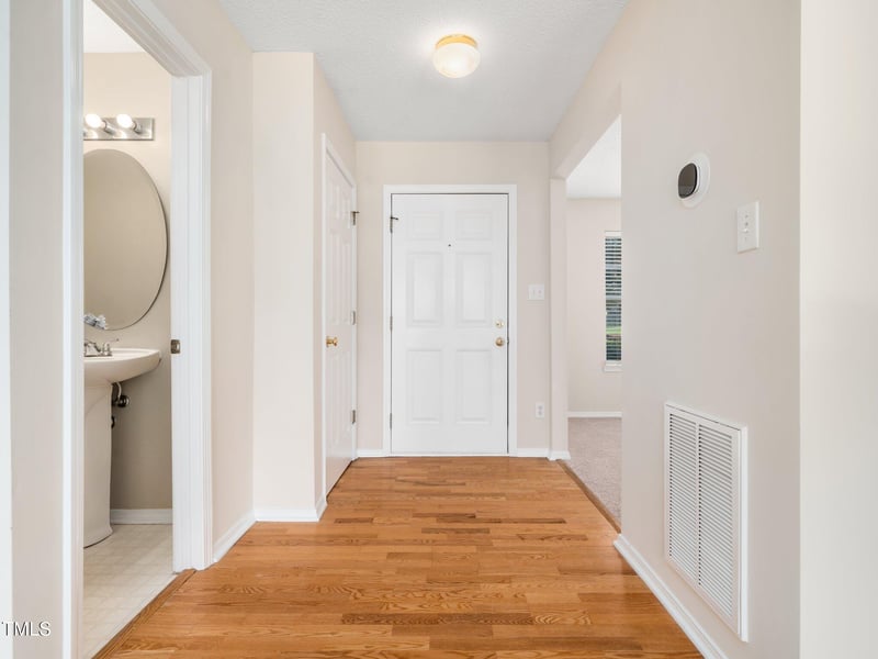 6228 Saybrooke Dr, Raleigh, NC 27604