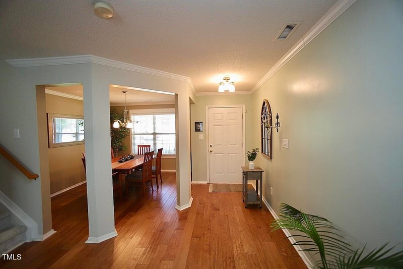 6229 Saybrooke Dr, Raleigh, NC 27604