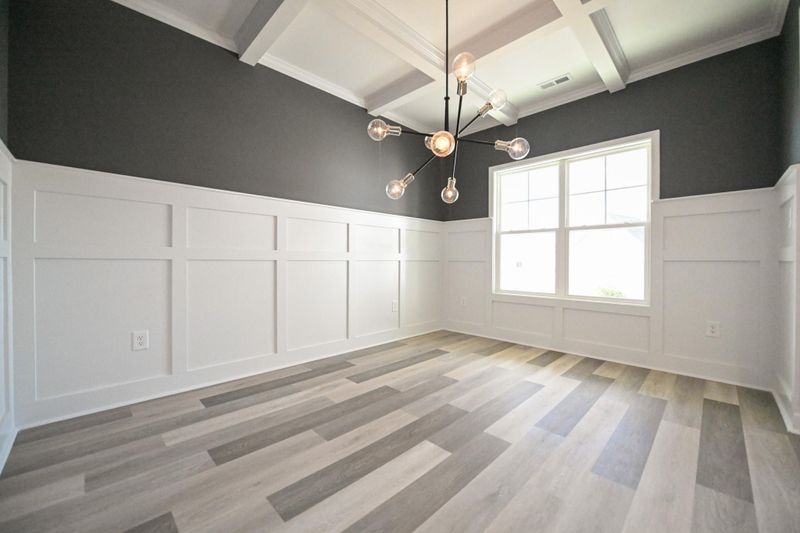 623 Amusement Dr, Hope Mills, NC 28348